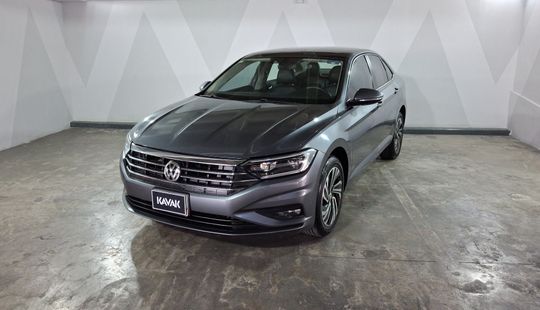2019 • 46,079 km • Automático