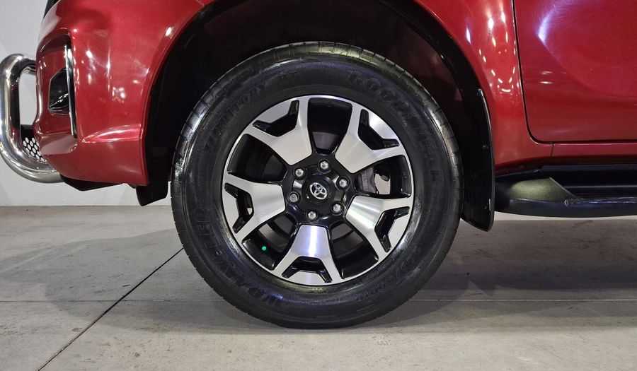 Toyota Hilux 2.8 DOBLE CABINA DSL AT PLATINUM ROJO Pickup 2019