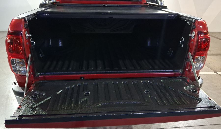 Toyota Hilux 2.8 DOBLE CABINA DSL AT PLATINUM ROJO Pickup 2019