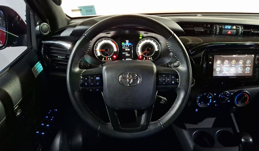 Toyota Hilux 2.8 DOBLE CABINA DSL AT PLATINUM ROJO Pickup 2019