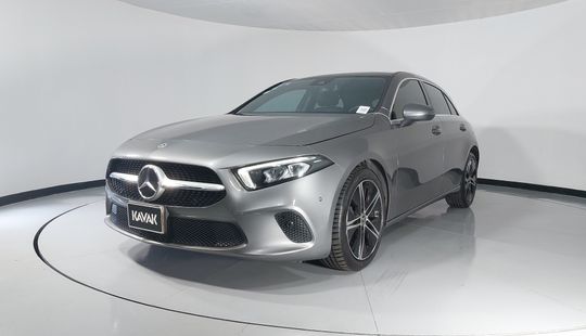 Mercedes Benz • Clase A