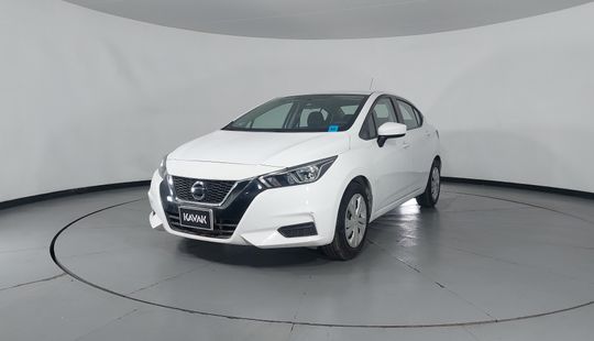 Nissan • Versa
