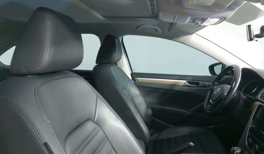 Volkswagen Passat 2.5 HIGHLINE Sedan 2017
