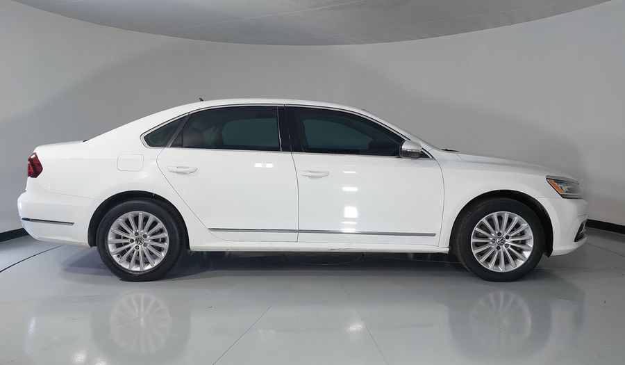 Volkswagen Passat 2.5 HIGHLINE Sedan 2017