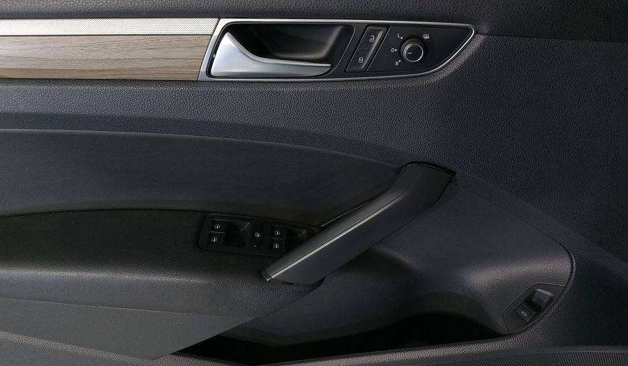 Volkswagen Passat 2.5 HIGHLINE Sedan 2017