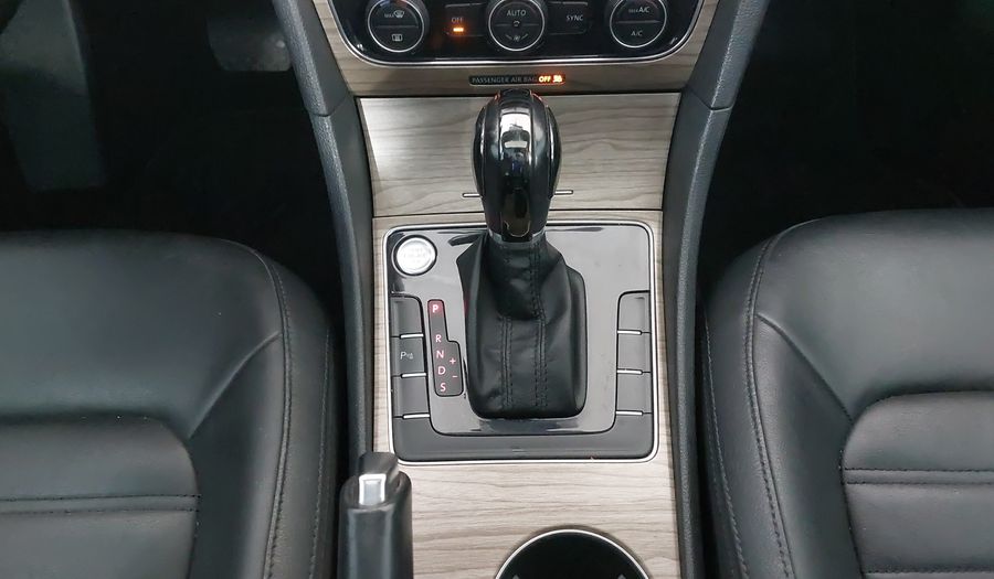 Volkswagen Passat 2.5 HIGHLINE Sedan 2017