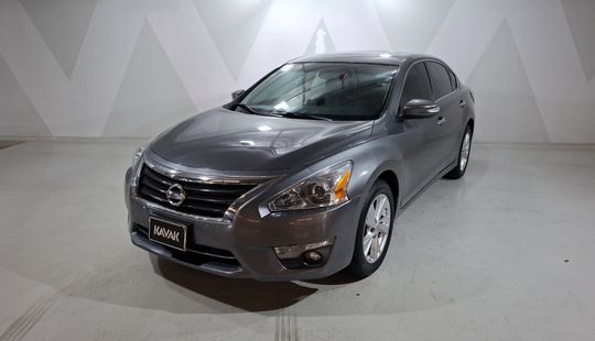 Nissan • Altima
