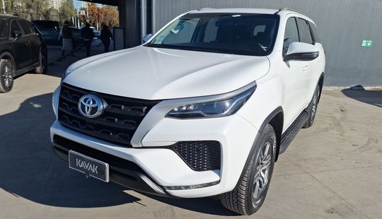 Toyota • Fortuner