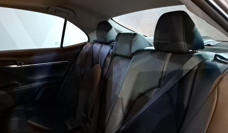 Toyota Camry 2.5 HEV XLE AUTO Sedan 2021