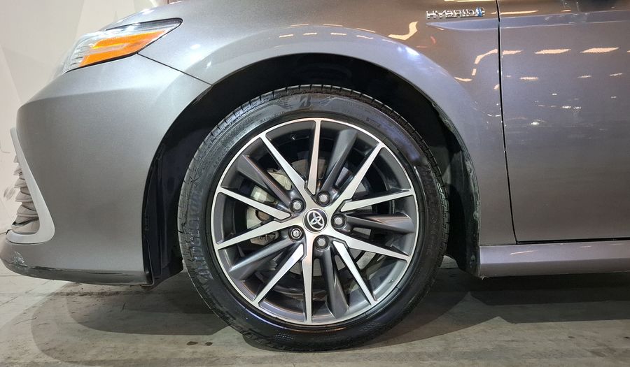 Toyota Camry 2.5 HEV XLE AUTO Sedan 2021