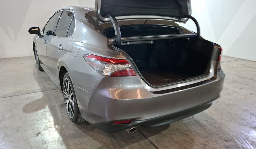 Toyota Camry 2.5 HEV XLE AUTO Sedan 2021