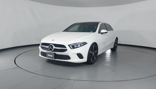 Mercedes Benz • Clase A
