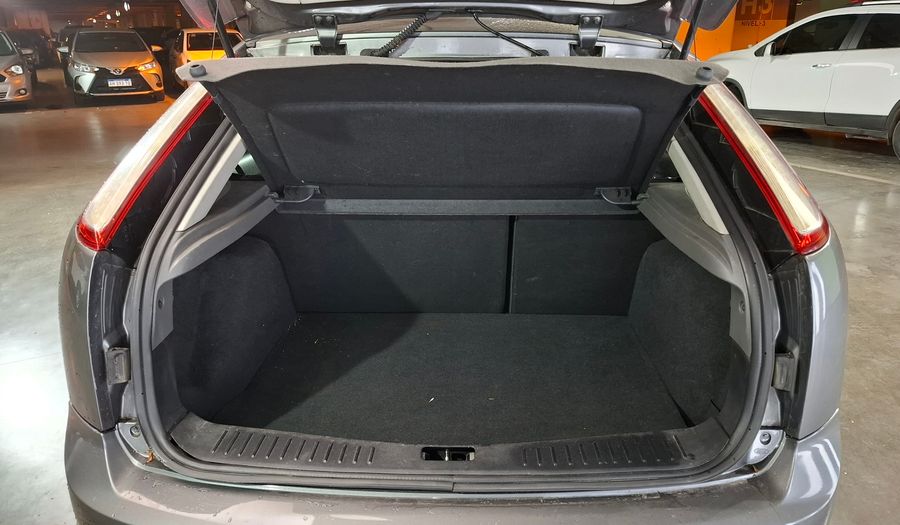 Ford Focus Ii 1.6 TREND Hatchback 2011