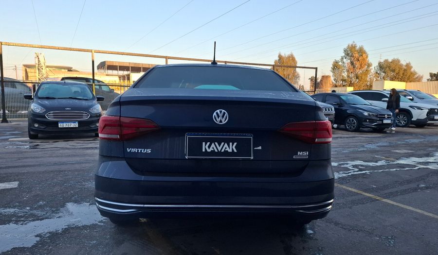 Volkswagen Virtus 1.6 MSI HIGHLINE AUTO Sedan 2018