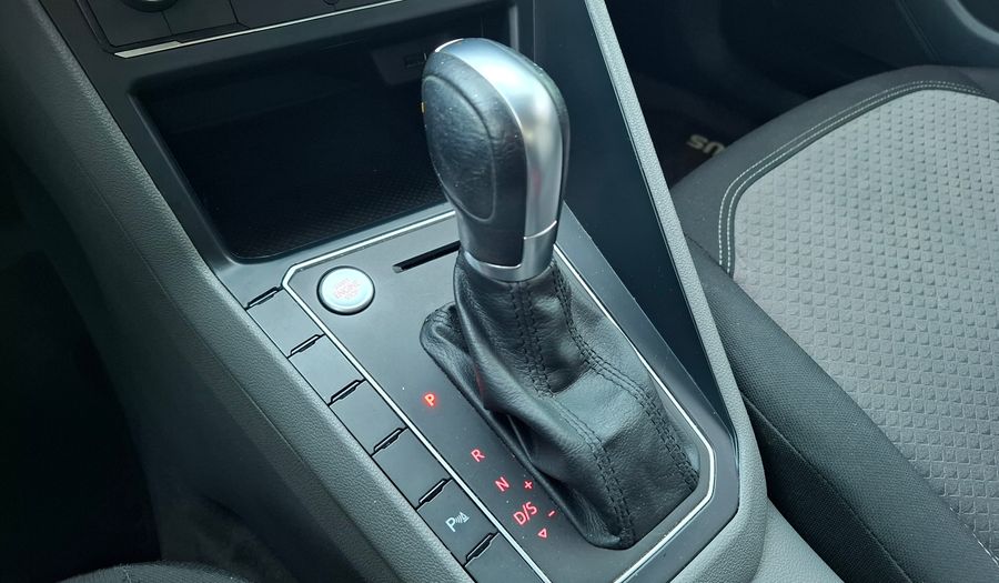Volkswagen Virtus 1.6 MSI HIGHLINE AUTO Sedan 2018