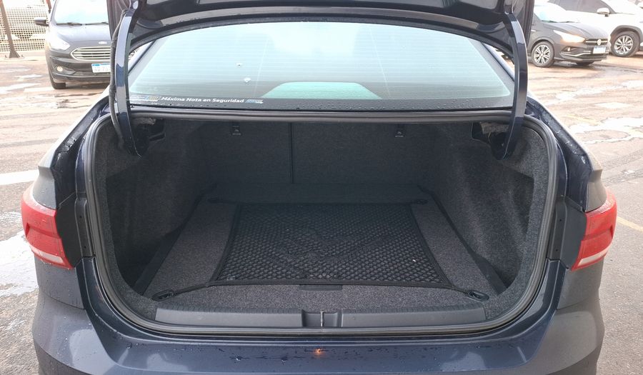 Volkswagen Virtus 1.6 MSI HIGHLINE AUTO Sedan 2018