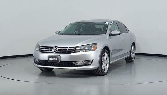 Volkswagen • Passat