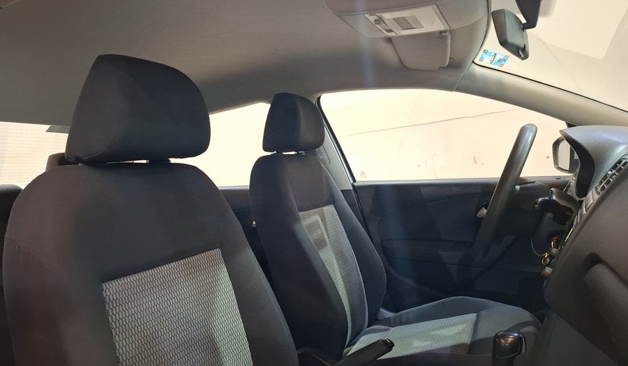Volkswagen Vento 1.6 ACTIVE TIPTRONIC Sedan 2015