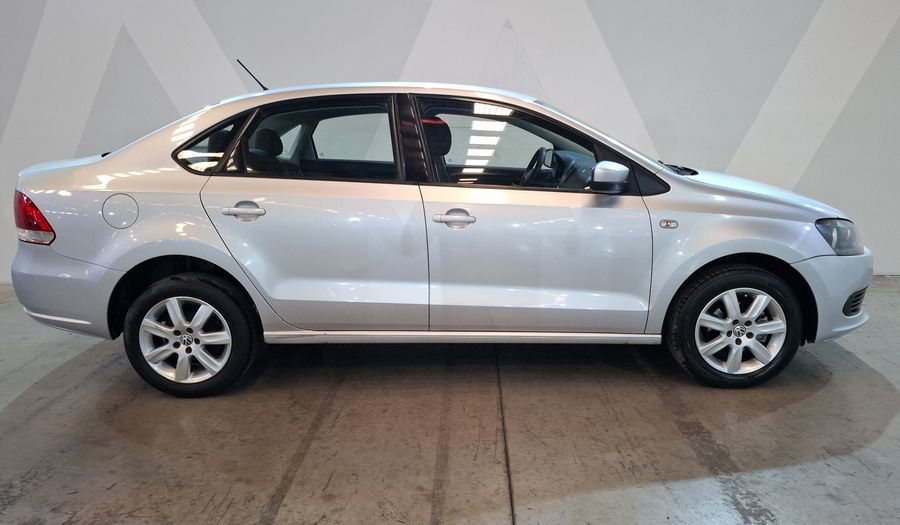 Volkswagen Vento 1.6 ACTIVE TIPTRONIC Sedan 2015
