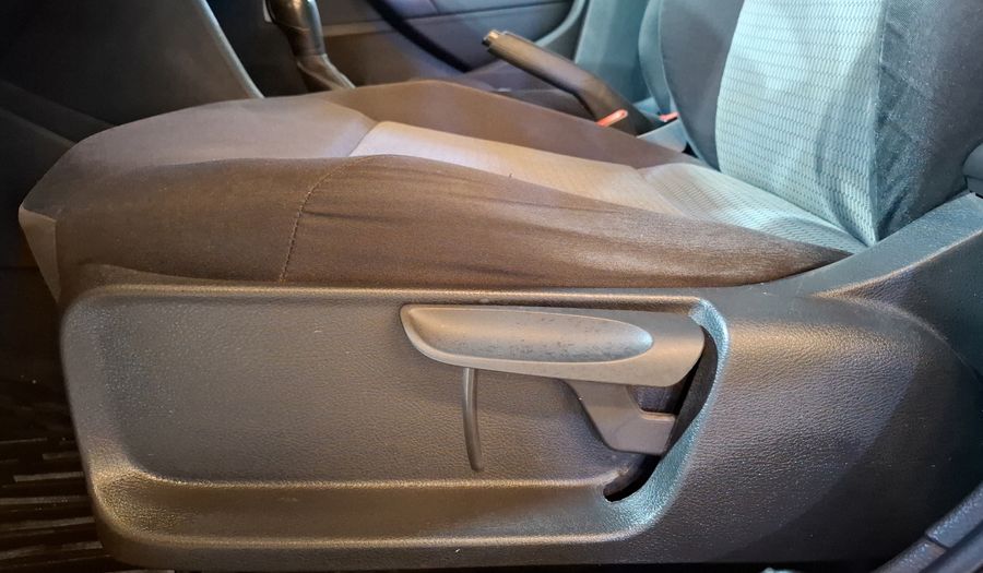 Volkswagen Vento 1.6 ACTIVE TIPTRONIC Sedan 2015