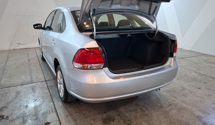 Volkswagen Vento 1.6 ACTIVE TIPTRONIC Sedan 2015