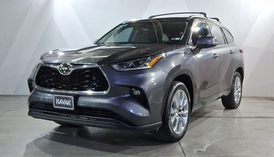 Toyota • Highlander