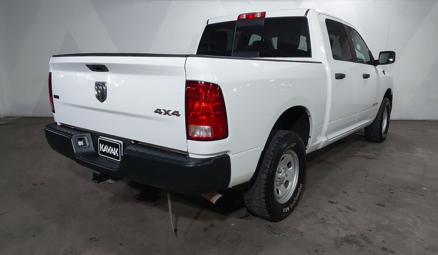 Ram 1500 5.7 CREW CAB SLT TRABAJO 4X4 V8 8 AUTO Pickup 2021