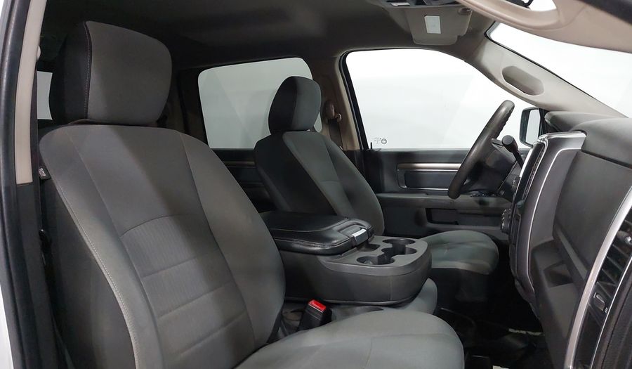 Ram 1500 5.7 CREW CAB SLT TRABAJO 4X4 V8 8 AUTO Pickup 2021