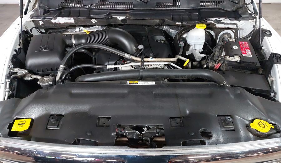 Ram 1500 5.7 CREW CAB SLT TRABAJO 4X4 V8 8 AUTO Pickup 2021