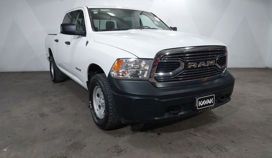 Ram 1500 5.7 CREW CAB SLT TRABAJO 4X4 V8 8 AUTO Pickup 2021