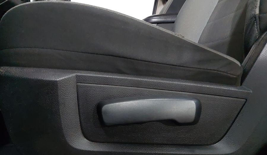 Ram 1500 5.7 CREW CAB SLT TRABAJO 4X4 V8 8 AUTO Pickup 2021