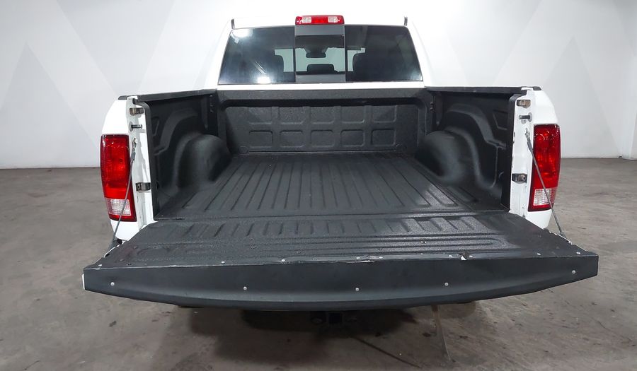 Ram 1500 5.7 CREW CAB SLT TRABAJO 4X4 V8 8 AUTO Pickup 2021
