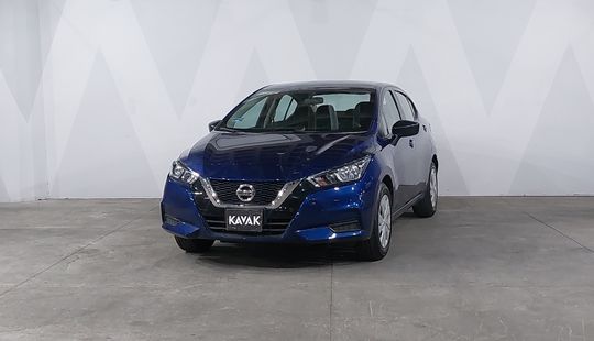 Nissan • Versa