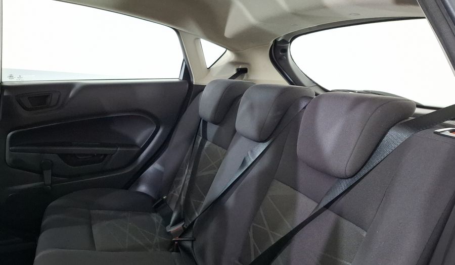 Ford Fiesta 1.6 S MT Hatchback 2015