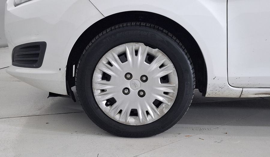 Ford Fiesta 1.6 S MT Hatchback 2015