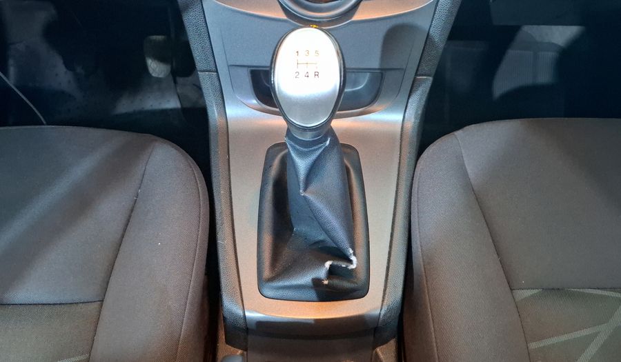 Ford Fiesta 1.6 S MT Hatchback 2015