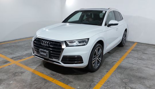 Audi • Q5