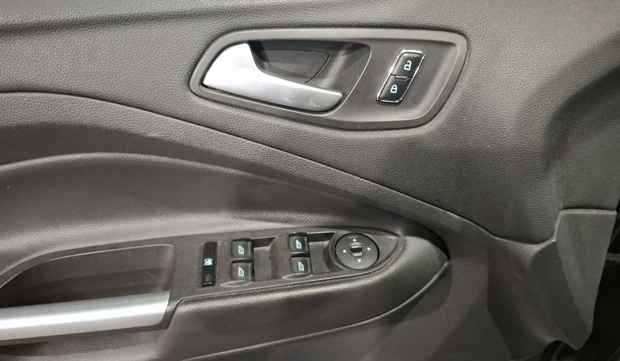 Ford Escape 2.5 SE I4 AT Suv 2013