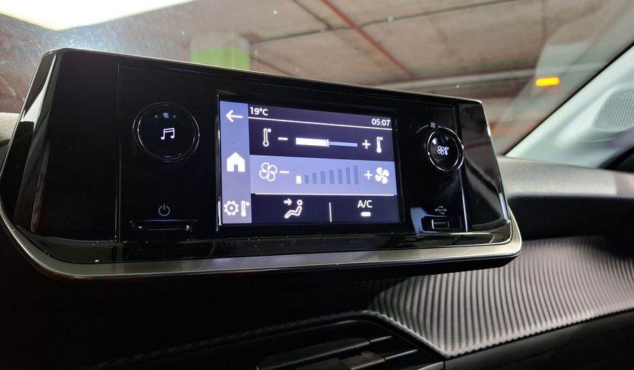 Peugeot 208 1.2L LIKE Hatchback 2021
