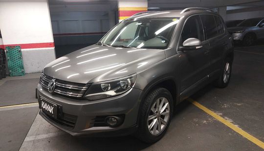 Volkswagen • Tiguan