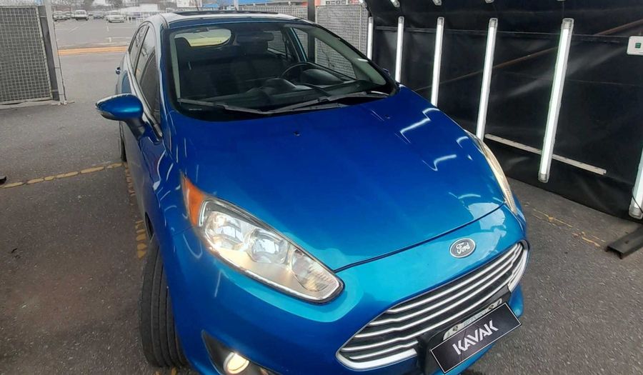 Ford Fiesta Kinetic Design 1.6 SE PLUS Hatchback 2014