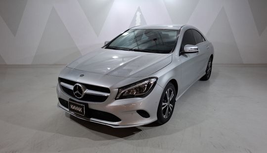 Mercedes Benz • Clase CLA