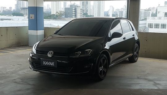 Volkswagen • Golf