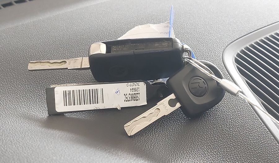 Volkswagen Up CROSS TSI TOTAL Hatchback 2018