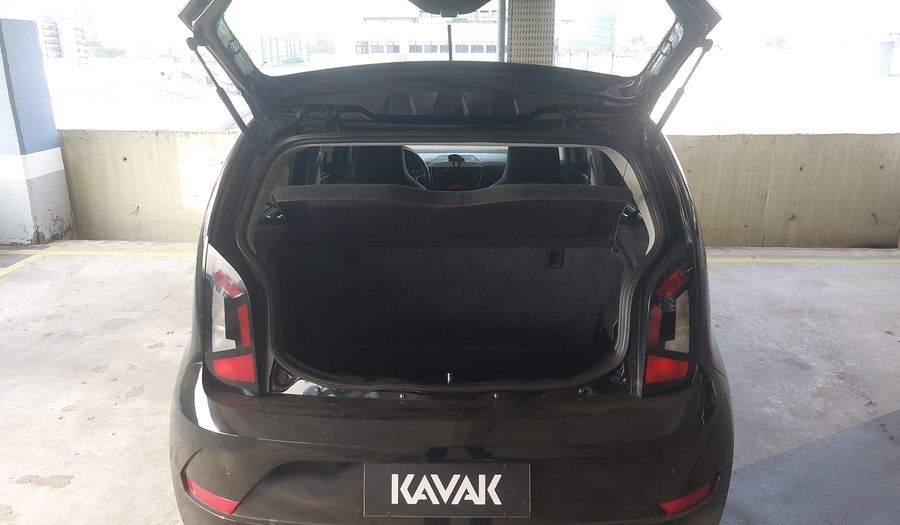 Volkswagen Up CROSS TSI TOTAL Hatchback 2018