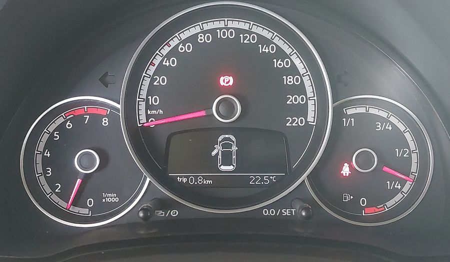 Volkswagen Up CROSS TSI TOTAL Hatchback 2018