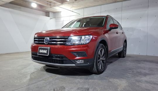 2019 • 64,673 km • Automático