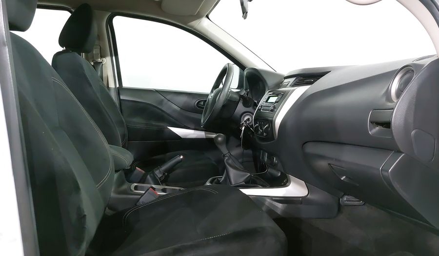 Nissan Np300 2.5 DOBLE CABINA SE TM AC Pickup 2016