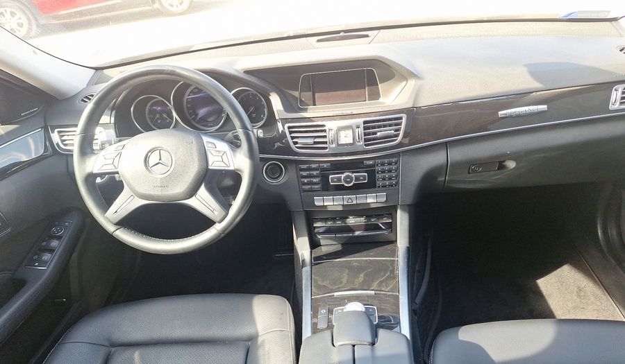Mercedes Benz Clase E 2.0 200 AUTO Sedan 2015