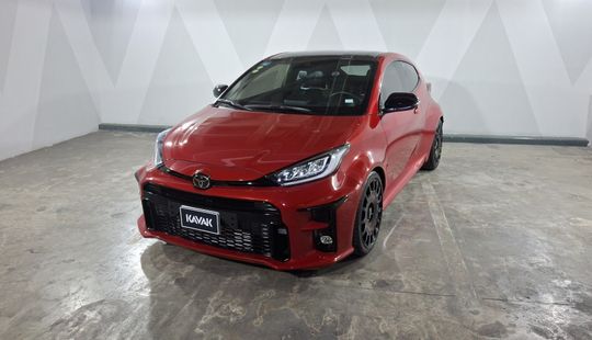 Toyota • Yaris